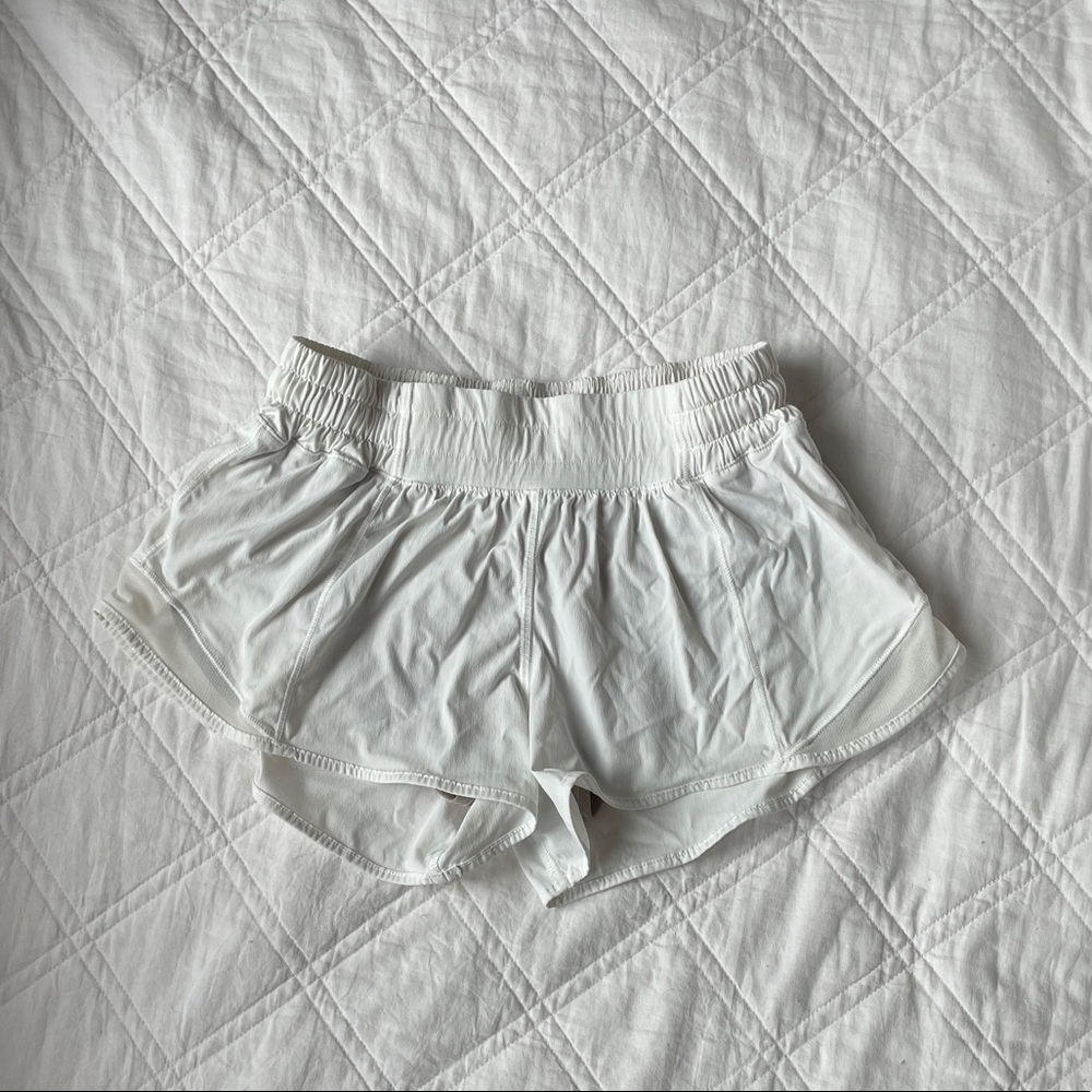 white lululemon hotty hot shorts - low rise 2.5